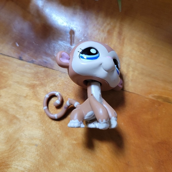 Littlest Pet Shop LPS #1450 Monkey Brown Cream Blue Eyes 2007 - Picture 11 of 12